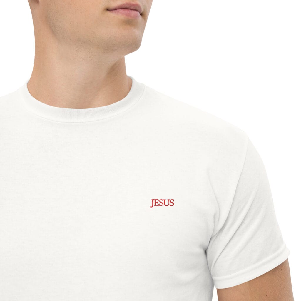 minimal chest embroidered tee